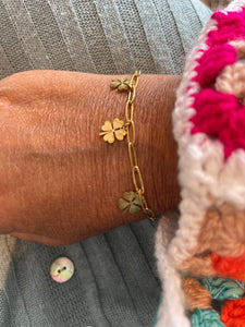 Armband Joyce goud 3 klavertjes