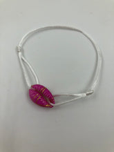 Afbeelding in Gallery-weergave laden, Satijnkoord armbandje met schelp Pink