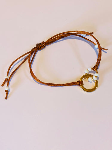 Satijnkoord armbandje camel met ringetjes