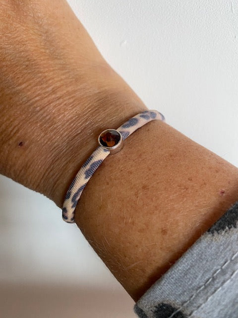 Armband elastiek Swarovski steen bruin