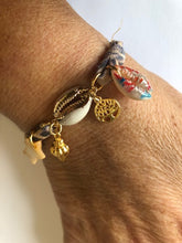 Afbeelding in Gallery-weergave laden, Ibiza Armband schelp en bedels