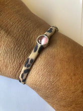 Afbeelding in Gallery-weergave laden, Armband elastiek panter Rose Tijgeroog