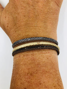 Trendy armbandje (beige-metallic)